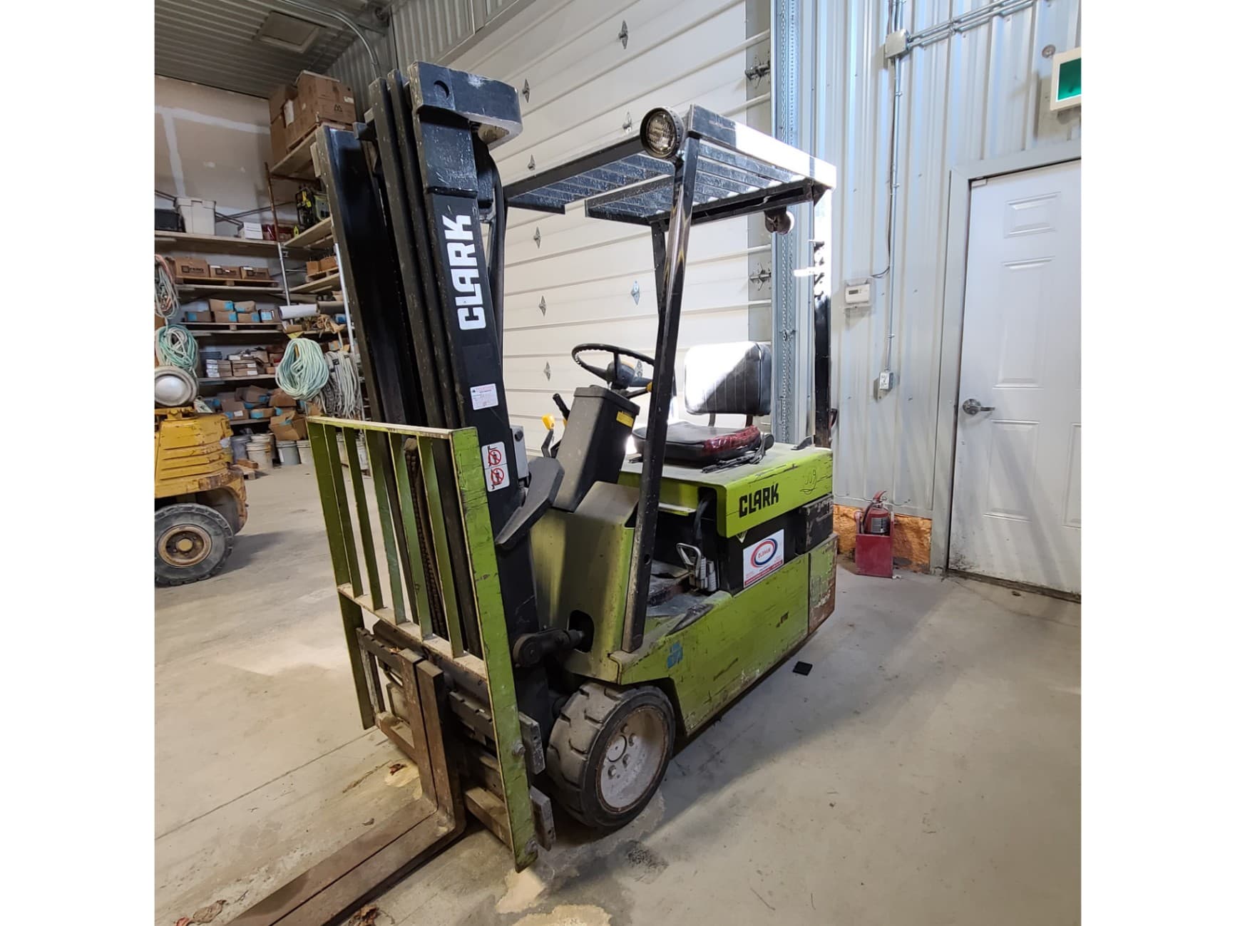 1990 Clark TM15-S Forklift - 2600 lb Capacity Second Image