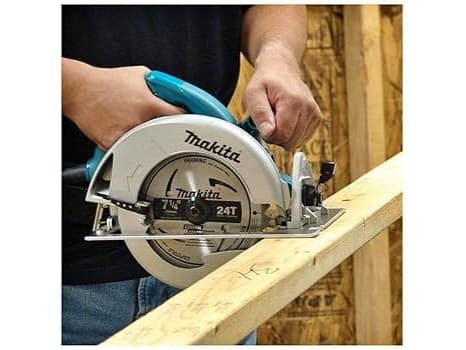 Makita 7-1/4" 120V 15 Amp Circular Saw With Blade Main Image