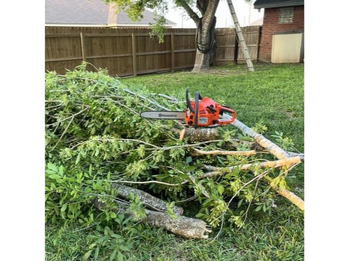 Husqvarna 120 Gas Chainsaw, 38cc 2-Cycle Engine, 16" Bar Second Image