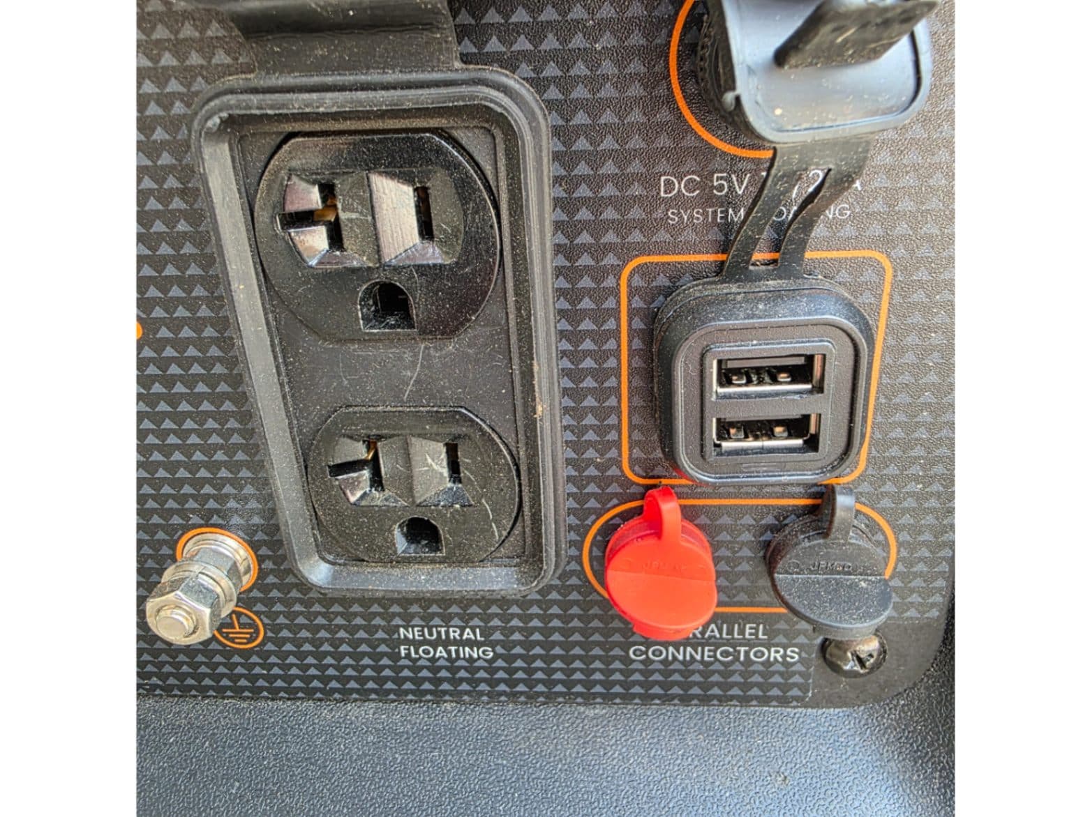 2300W Portable Gas Generator 40lbs Light Weight Super Quite 1800W Continuous Third Image