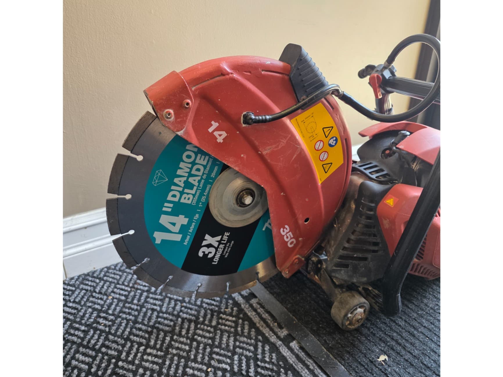 Hilti DSH 700-X Gas Powered Quick Cut Off Saw With Blades Third Image