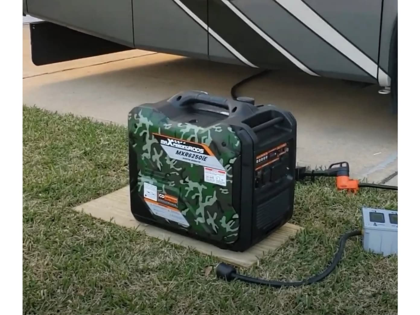 Inverter Generator 6250W Electric Start Super Quiet Gas Maxpeedingrods MXR6250iE Main Image