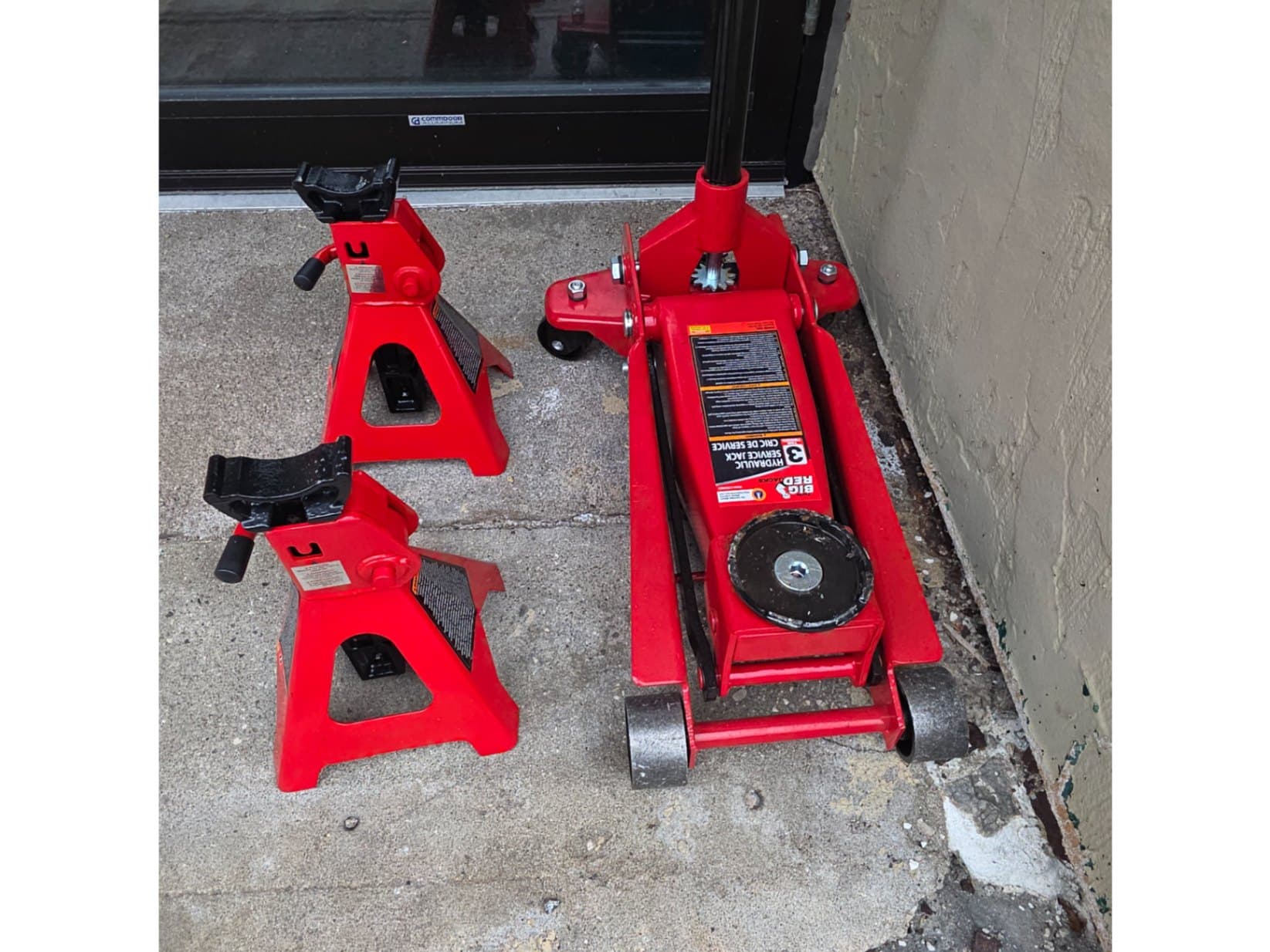 Hydraulic Floor Jack (3 Ton) + Jack Stands (3 Ton) Second Image