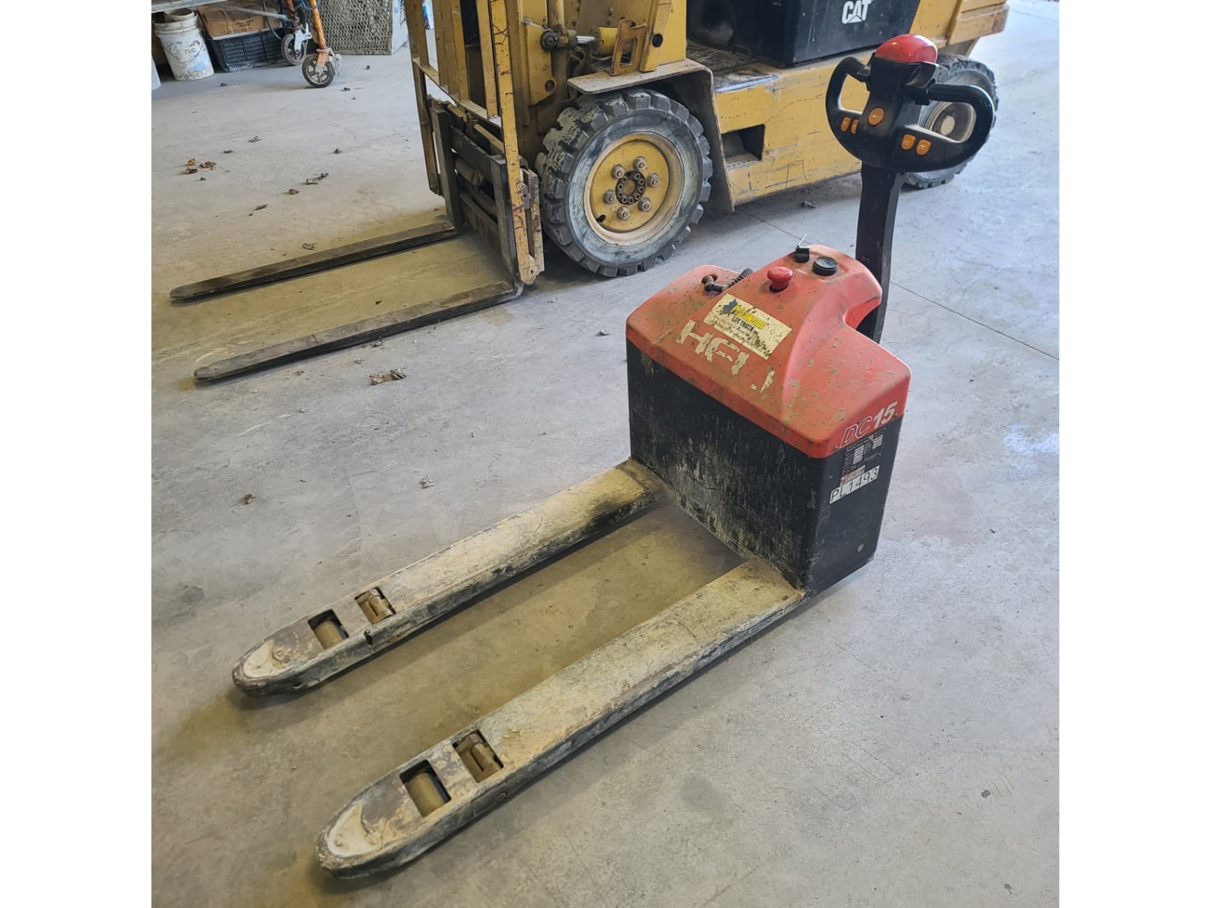 Heli CBD15 Electric Pallet Jack - 1500 kg Capacity Second Image