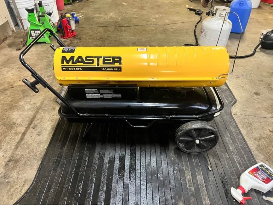 Master MH-190T-KFA 190,000 BTU Portable 120V Forced-Air Diesel/Kerosene Space Heater Second Image