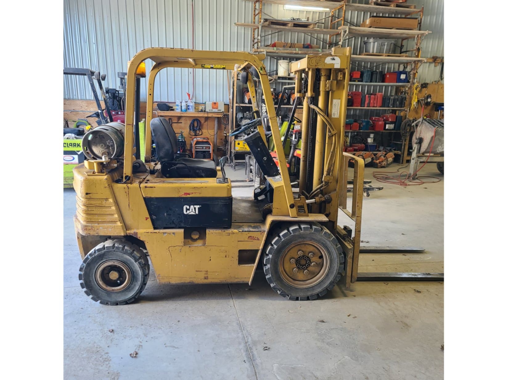 1993 Cat V50E Cushion Tire Forklift - 5450 lb Capacity Main Image