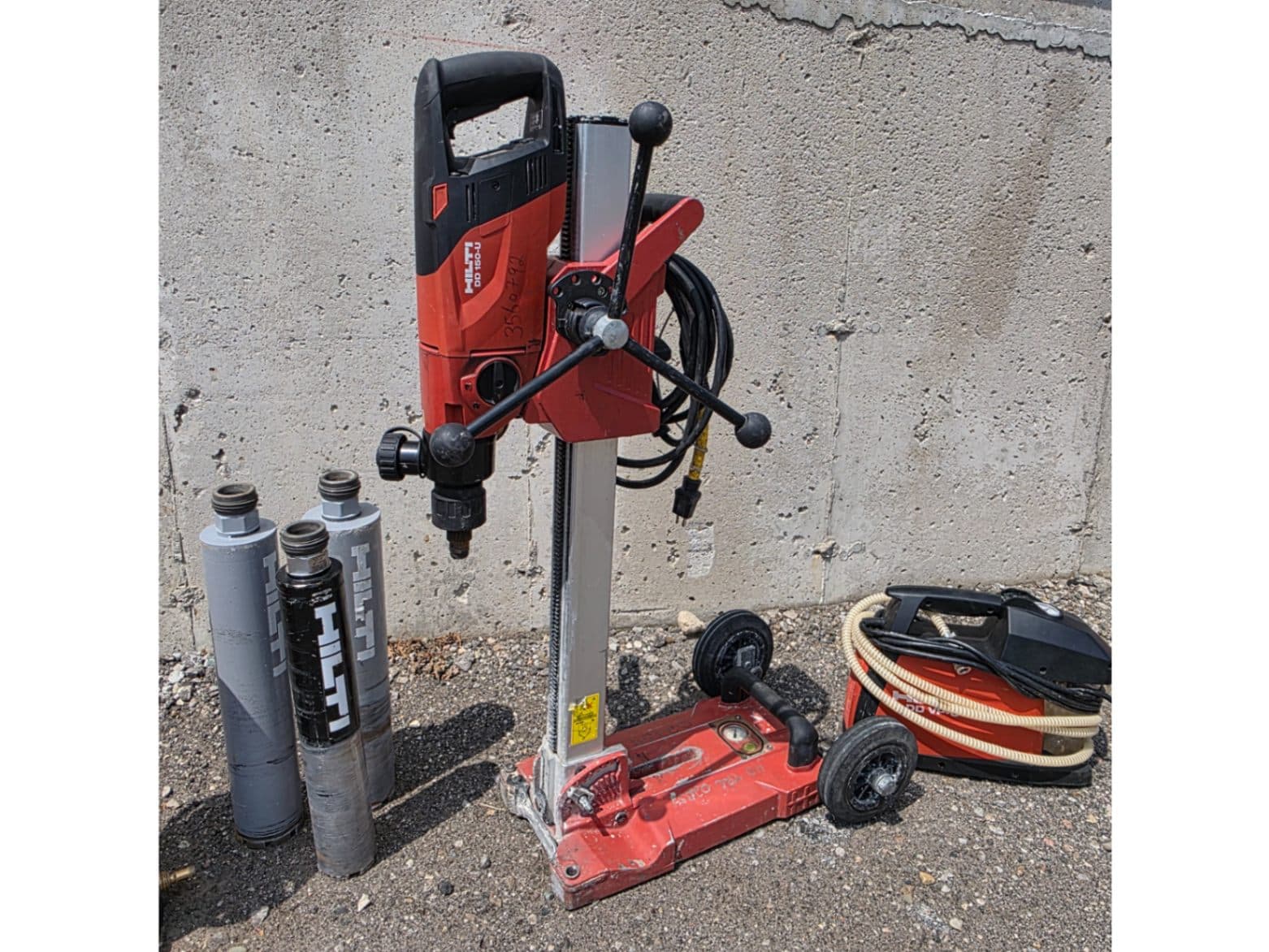 Hilti DD 150-U Concrete Core Drill with Vacuum Stand, Water Pumps, and Drill Bits Third Image